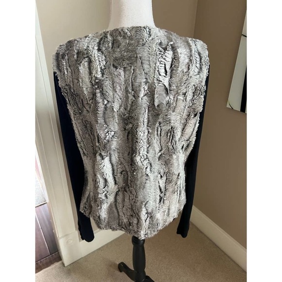 Conrad C Collection silver shimmery faux fur vest size S - Picture 4 of 4